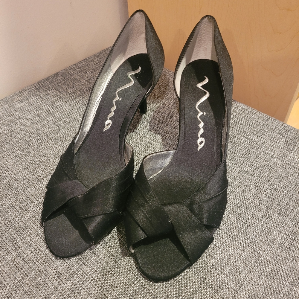 Nina Women's Elegant Black Heels